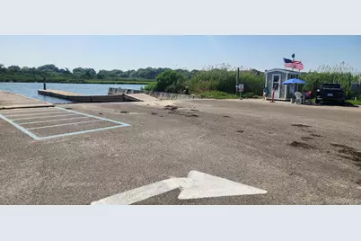 190 Pine Neck Avenue, Patchogue, NY 11772 - Photo 19
