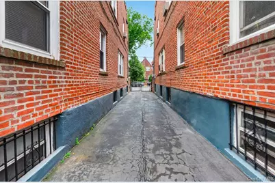 3236 Fish Avenue, Bronx, NY 10469 - Photo 29