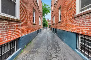 3236 Fish Ave, Bronx, NY 10469 - Photo 29