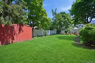 635 Whittier St, Westbury, NY 11590 - Photo 17