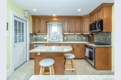 1 Raymond Street, Glen Cove, NY 11542 - Photo 11