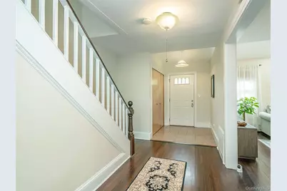 1 Raymond Street, Glen Cove, NY 11542 - Photo 3