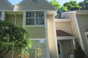 127 Creekside Cir, Spring Valley, NY 10977 - Photo 5