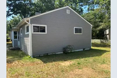 427 Doctors Path, Riverhead, NY 11901 - Photo 3