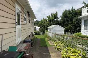 42-50 248th St, Little Neck, NY 11363 - Photo 9