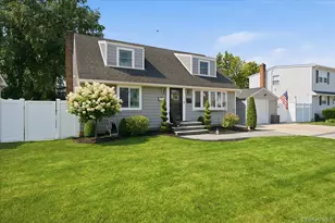 3956 Wicks Ave, Seaford, NY 11783 - Photo 3