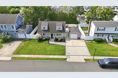 3956 Wicks Avenue, Seaford, NY 11783 - Photo 31