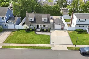 3956 Wicks Ave, Seaford, NY 11783 - Photo 31