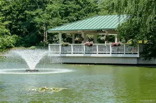 100 Hilton Ave, Garden City, NY 11530 - Photo 35