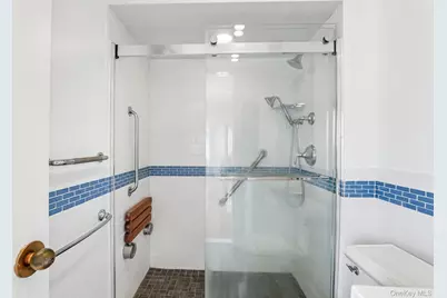 100 Hilton Avenue #907, Garden City, NY 11530 - Photo 21