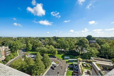 100 Hilton Avenue #907, Garden City, NY 11530 - Photo 37
