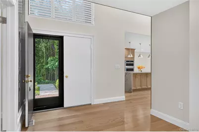 66 Chestnut Hill, Roslyn, NY 11576 - Photo 5