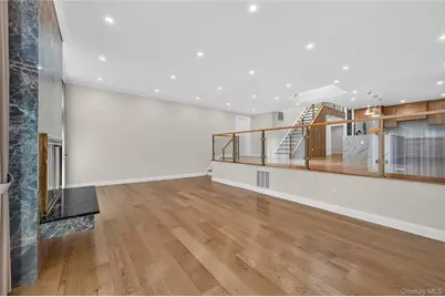 66 Chestnut Hill, Roslyn, NY 11576 - Photo 9