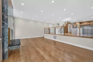 66 Chestnut Hill, Roslyn, NY 11576 - Photo 9