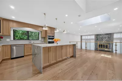66 Chestnut Hill, Roslyn, NY 11576 - Photo 15