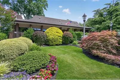 66 Chestnut Hill, Roslyn, NY 11576 - Photo 33