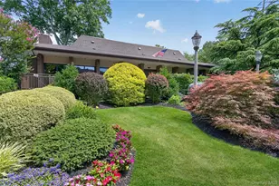 66 Chestnut Hill, Roslyn, NY 11576 - Photo 33