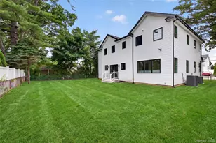 238 N Oak St, Massapequa, NY 11758 - Photo 5