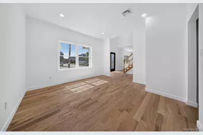 139 Miller Avenue, Amityville, NY 11701 - Photo 5