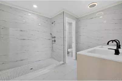 139 Miller Avenue, Amityville, NY 11701 - Photo 17