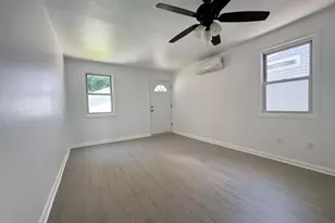 42-05 249th St, Little Neck, NY 11363 - Photo 17