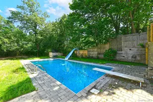 33 Robin Rd, Rocky Point, NY 11778 - Photo 15