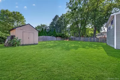42 Crestwood Lane, Farmingville, NY 11738 - Photo 11
