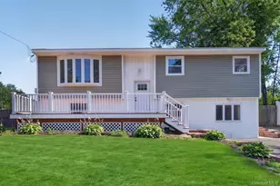 42 Crestwood Ln, Farmingville, NY 11738 - Photo 3