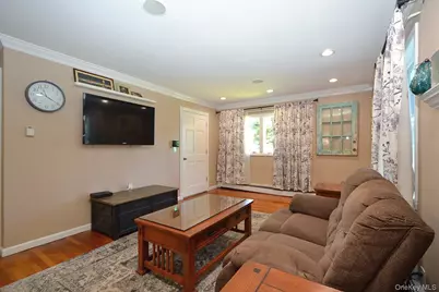 82 Stahley Street, Brentwood, NY 11717 - Photo 5