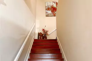 24232 Oak Park Dr, Little Neck, NY 11362 - Photo 7