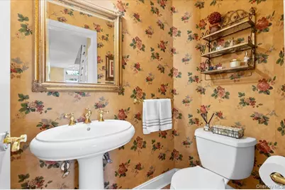 96 Huntington Road, Garden City, NY 11530 - Photo 11