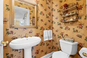 96 Huntington Rd, Garden City, NY 11530 - Photo 11