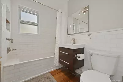 991 Cottage Place, Baldwin, NY 11510 - Photo 21