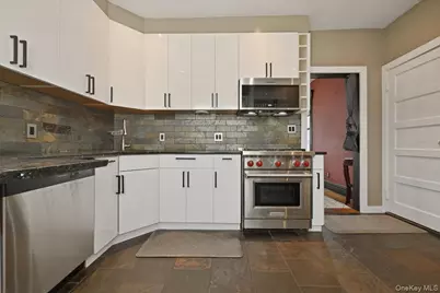 991 Cottage Place, Baldwin, NY 11510 - Photo 13