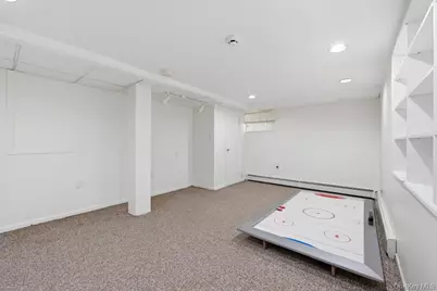30 Harriet Drive, Syosset, NY 11791 - Photo 19