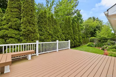 31 Joyces Way, Bay Shore, NY 11706 - Photo 19
