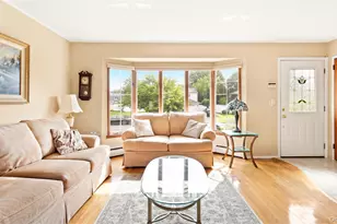 25 White Birch Ln, Commack, NY 11725 - Photo 3