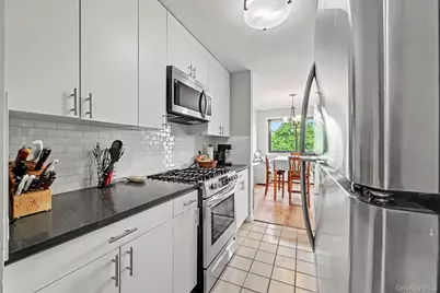 352 Central Park Avenue #D11, Scarsdale, NY 10583 - Photo 7
