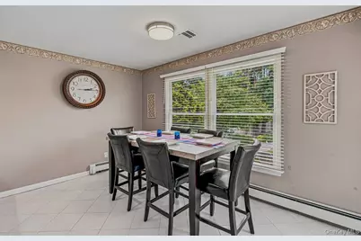 91 Macgregor Avenue, Roslyn Heights, NY 11577 - Photo 17