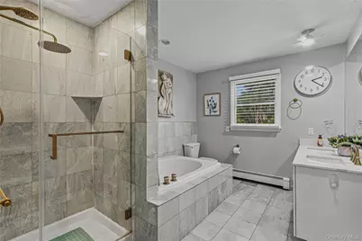 91 Macgregor Avenue, Roslyn Heights, NY 11577 - Photo 21