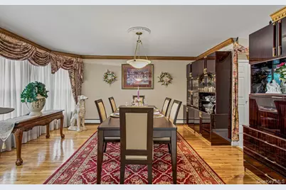 91 Macgregor Avenue, Roslyn Heights, NY 11577 - Photo 5