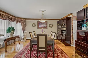 91 MacGregor Ave, Roslyn Heights, NY 11577 - Photo 5