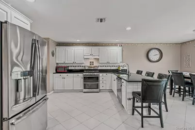 91 Macgregor Avenue, Roslyn Heights, NY 11577 - Photo 15