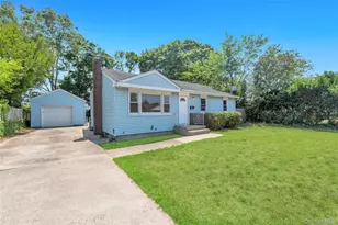 61 Herbert Cir, Patchogue, NY 11772 - Photo 3