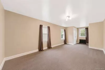 91 E Milton Street, Freeport, NY 11520 - Photo 17