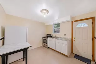 91 E Milton St, Freeport, NY 11520 - Photo 29