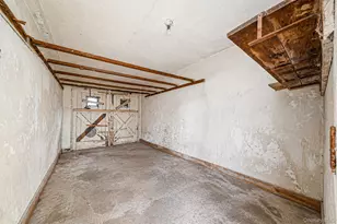 91 E Milton St, Freeport, NY 11520 - Photo 35