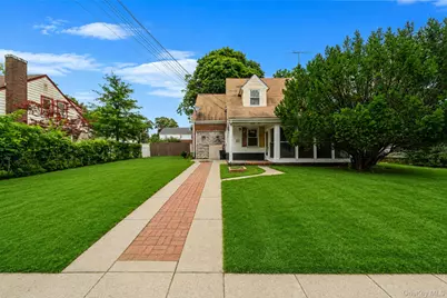 91 E Milton Street, Freeport, NY 11520 - Photo 3