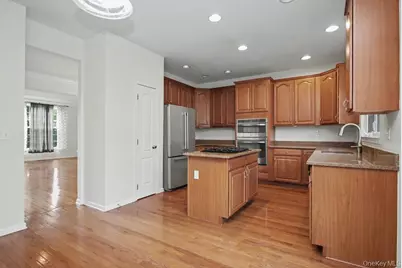 427 Vassar Place, Fishkill, NY 12524 - Photo 9