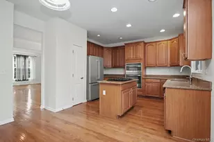 427 Vassar Pl, Fishkill, NY 12524 - Photo 9